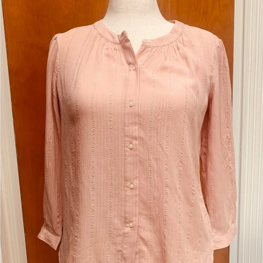 LOFT Soft Textured Peach Button-Down Blouse. Gold Flecks Throughout, Size XS.